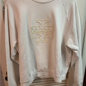 Tory Burch 	
French Terry Raglan Logo Crewneck